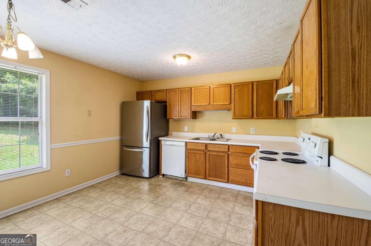 2027 Providence Roads Statham - Photo 11