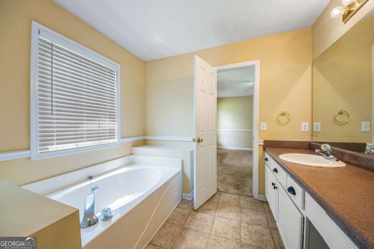 2027 Providence Roads Statham - Photo 19