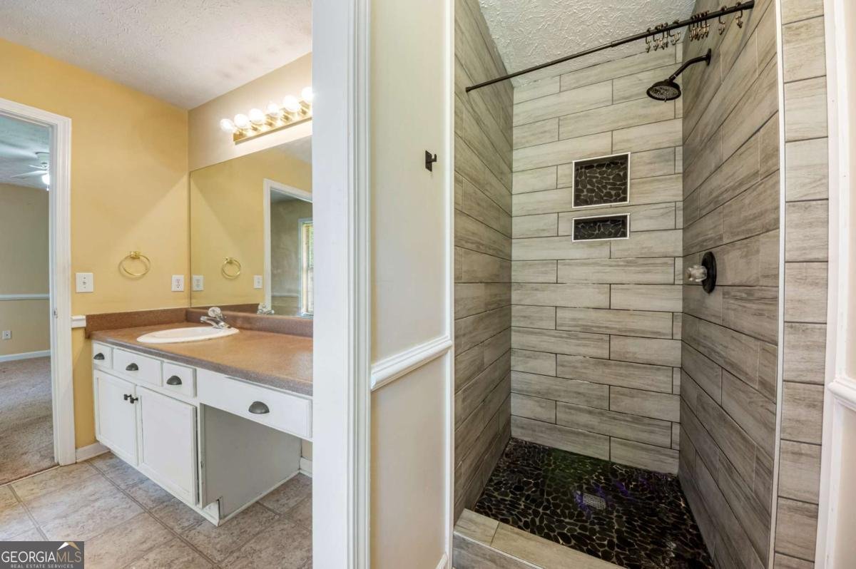 2027 Providence Roads Statham - Photo 20