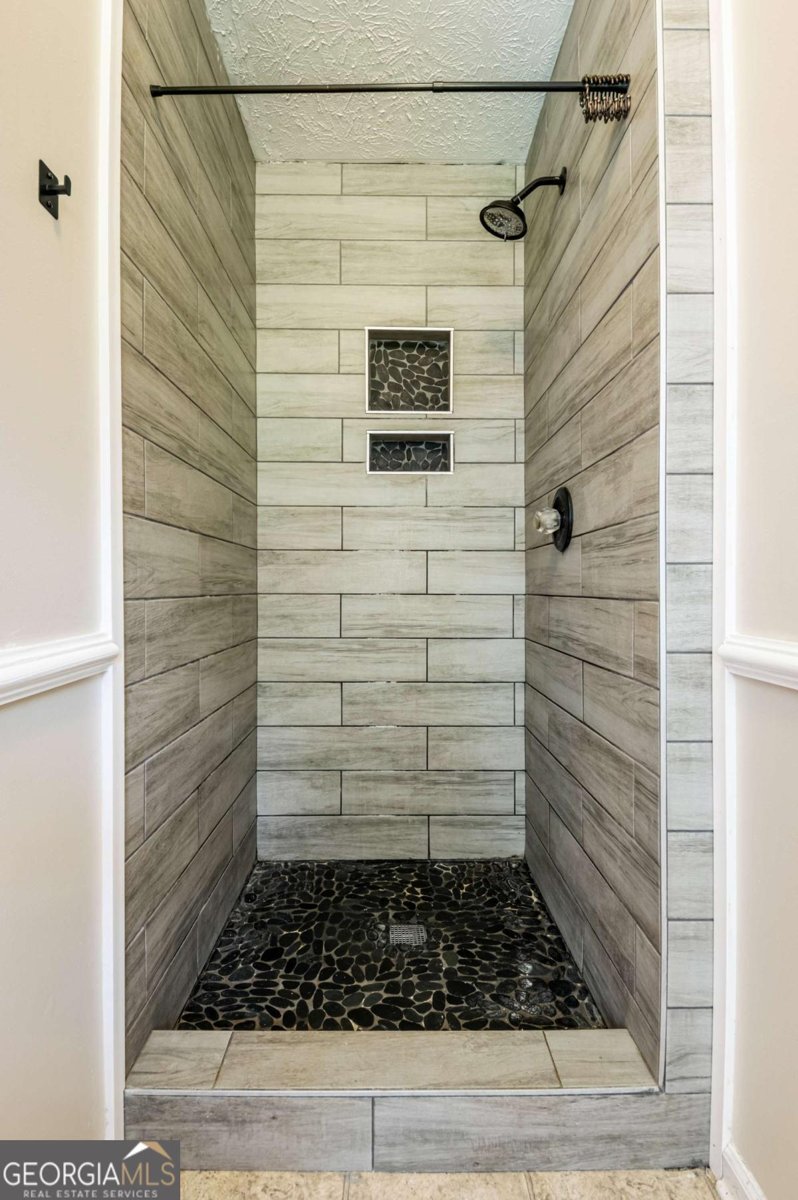 2027 Providence Roads Statham - Photo 22