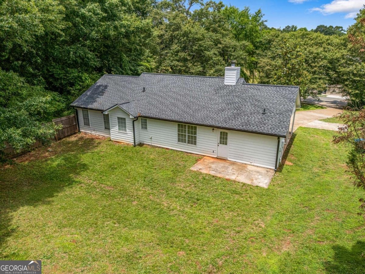 2027 Providence Roads Statham - Photo 35