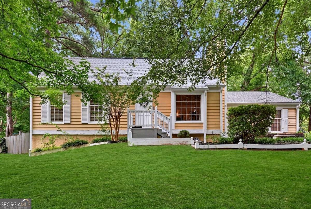 301 Hip Pocket Road Peachtree City - main photo