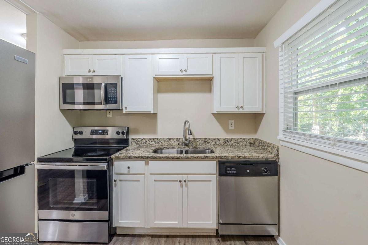 2406 Swallow Circle Atlanta - Photo 12