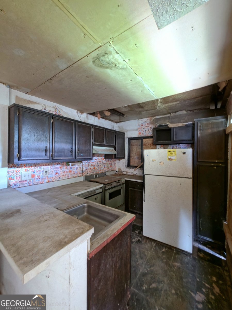 156 Governors Drive Forest Park - Photo 8