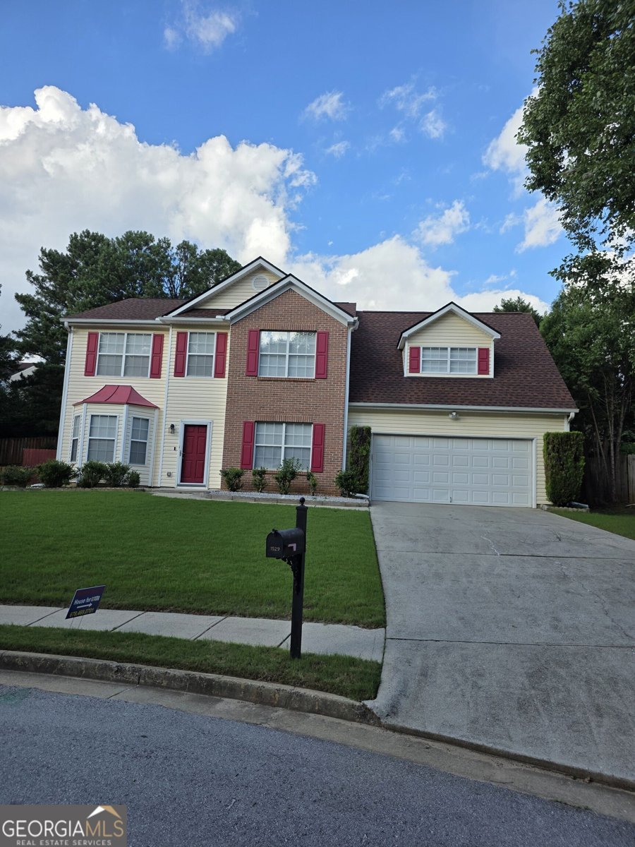 1529 Sydney Pond Circle Lawrenceville - main photo