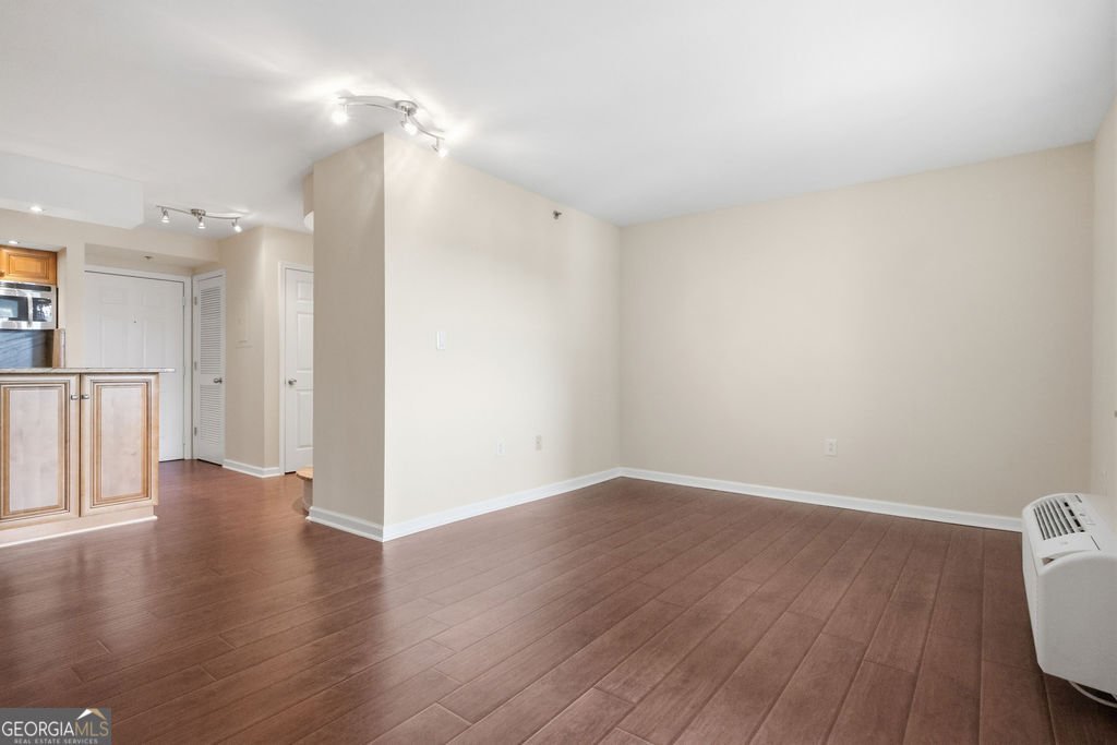 795 Hammond Drive Sandy Springs - Photo 10