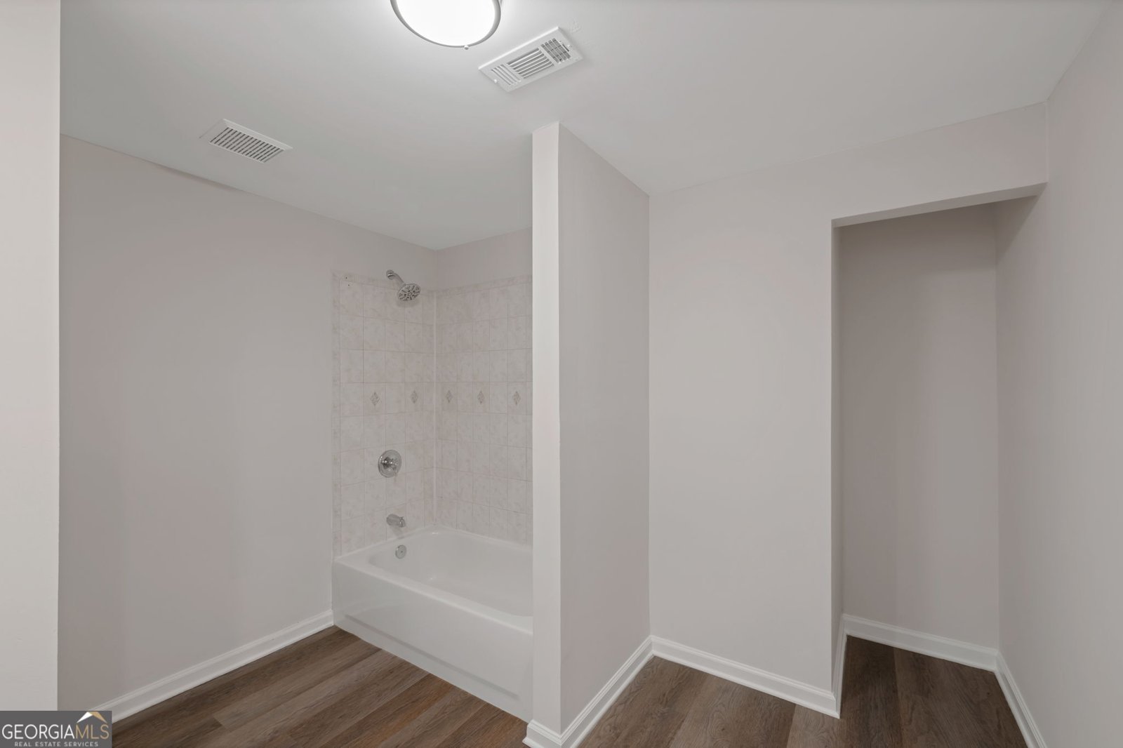 532 Surrey Lane Stockbridge - Photo 19