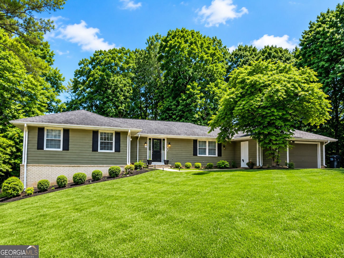 840 Sugar Creek Drive Conyers - main photo