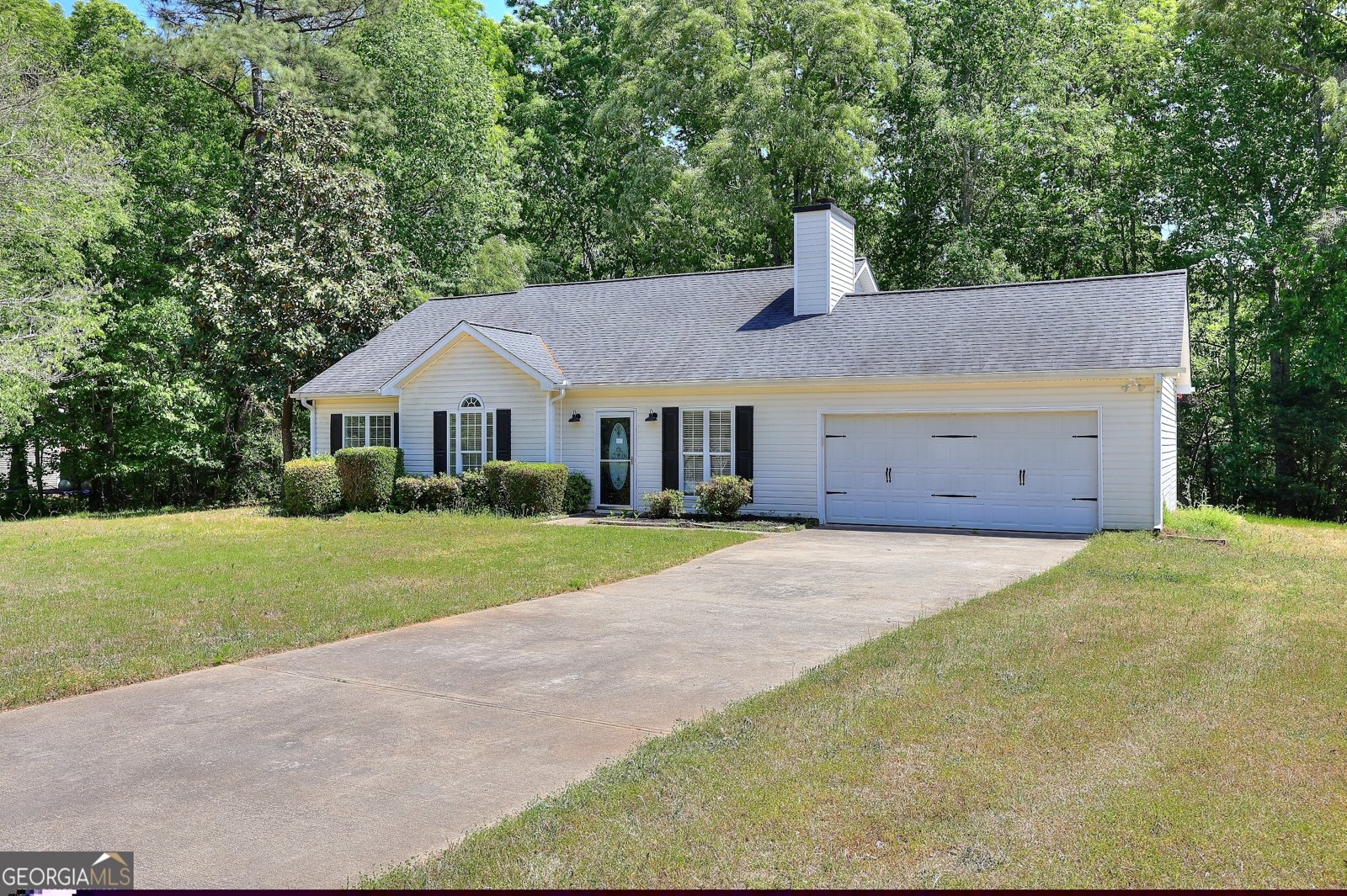 1022 Carriage Way Loganville - main photo