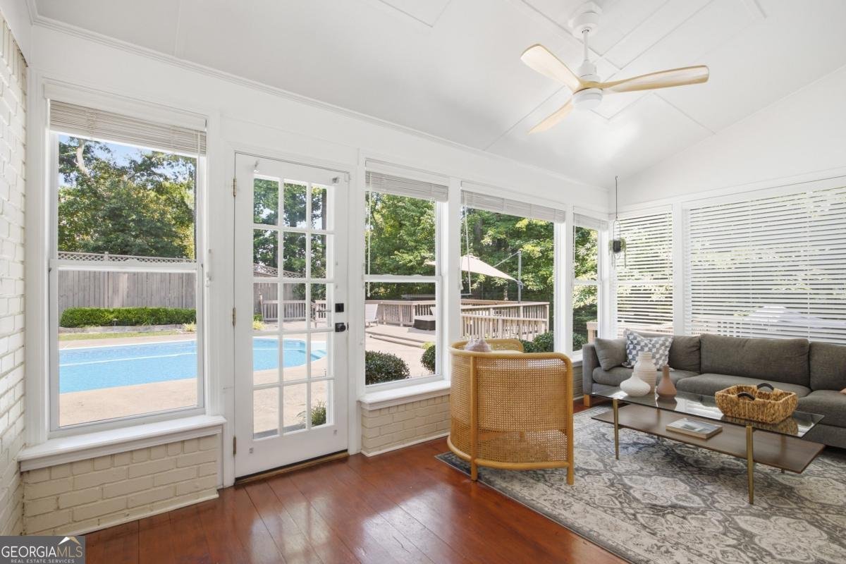 395 Spindle Court Sandy Springs - Photo 16