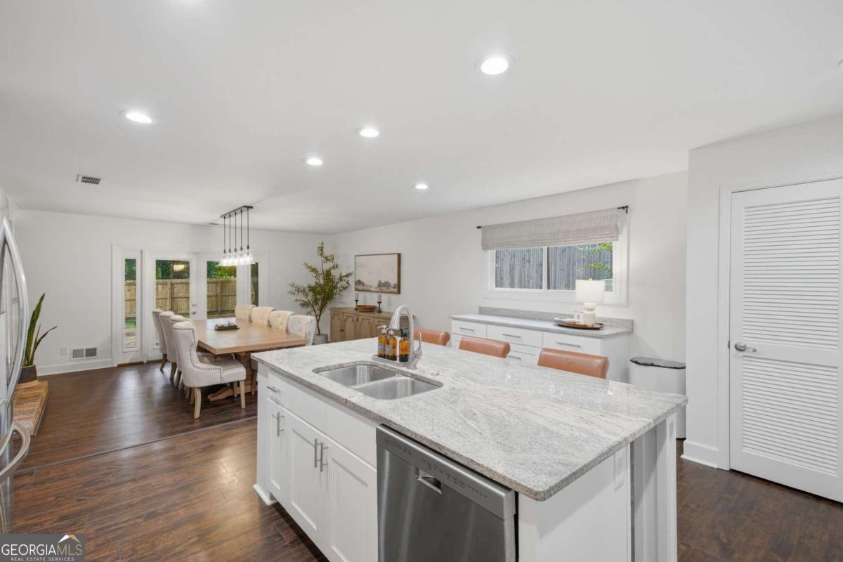 250 Rhine Drive Alpharetta - Photo 11