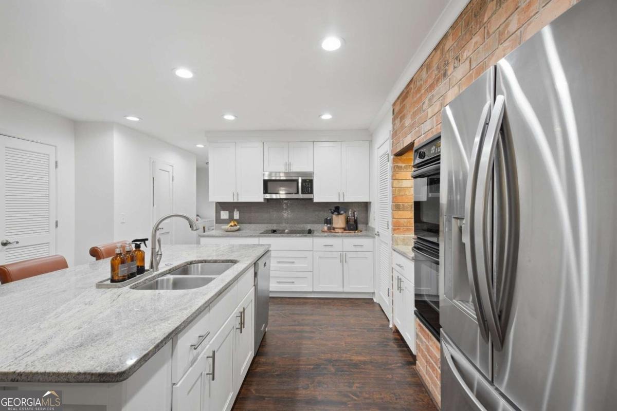 250 Rhine Drive Alpharetta - Photo 16