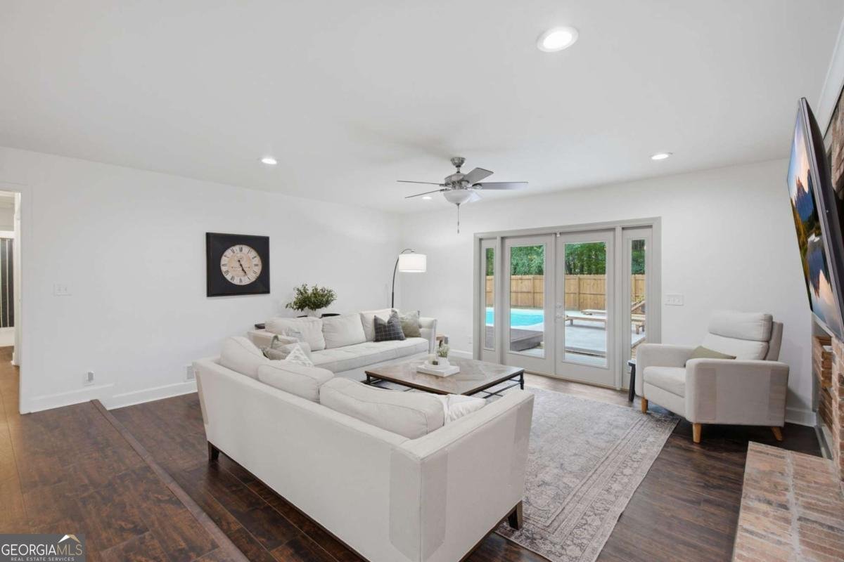 250 Rhine Drive Alpharetta - Photo 8