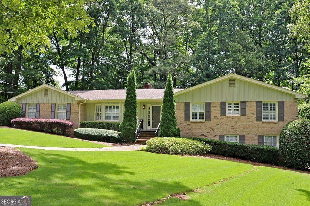 4956 Fox Forest Drive Lilburn - main photo