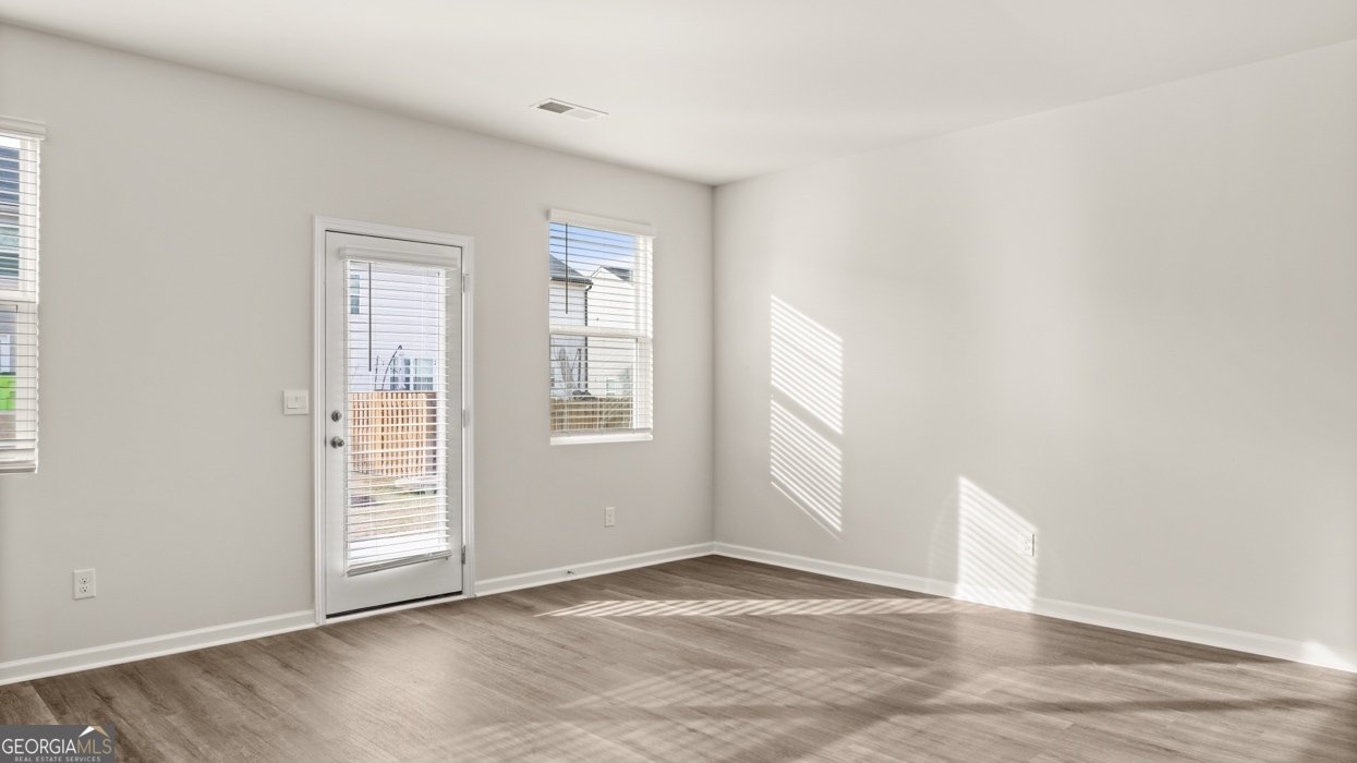 660 Whitman Lane Stockbridge - Photo 10