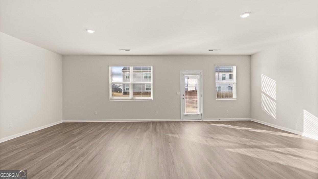 660 Whitman Lane Stockbridge - Photo 11