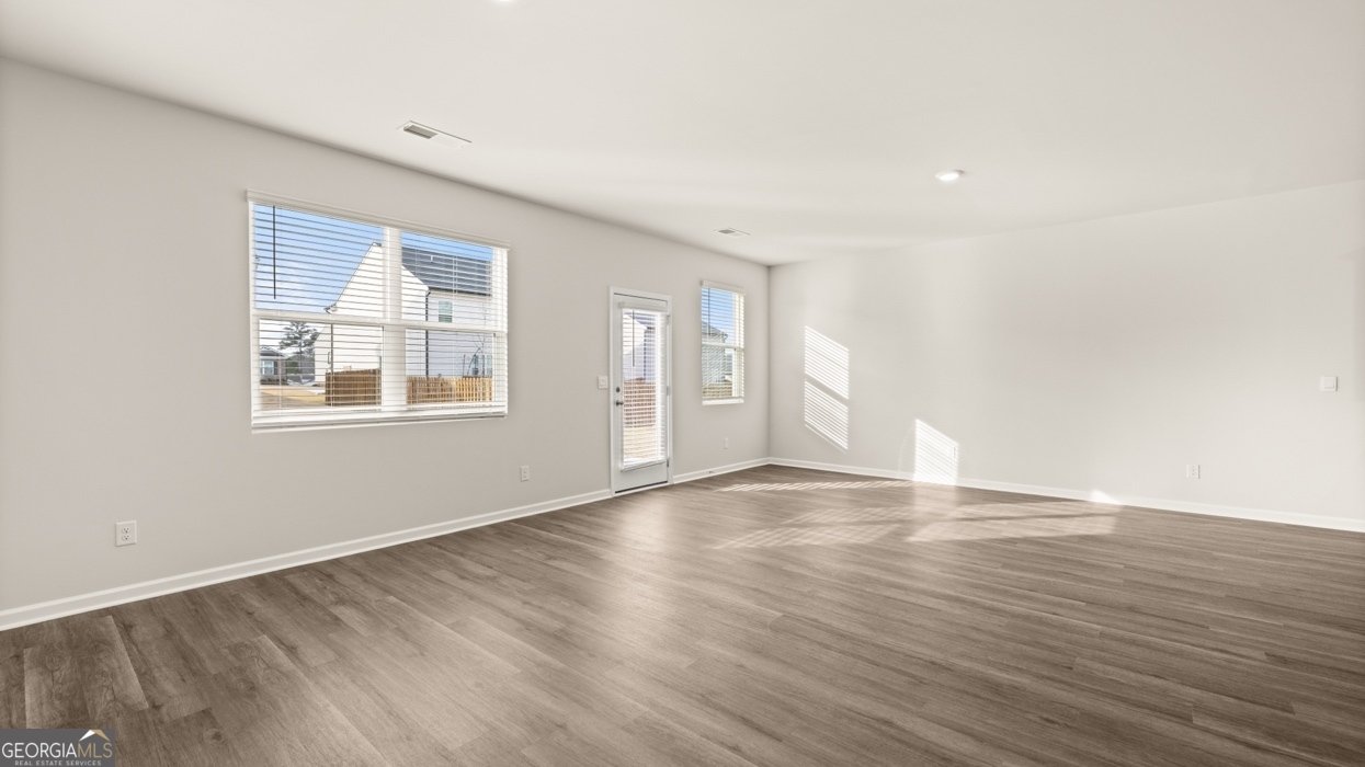 660 Whitman Lane Stockbridge - Photo 12