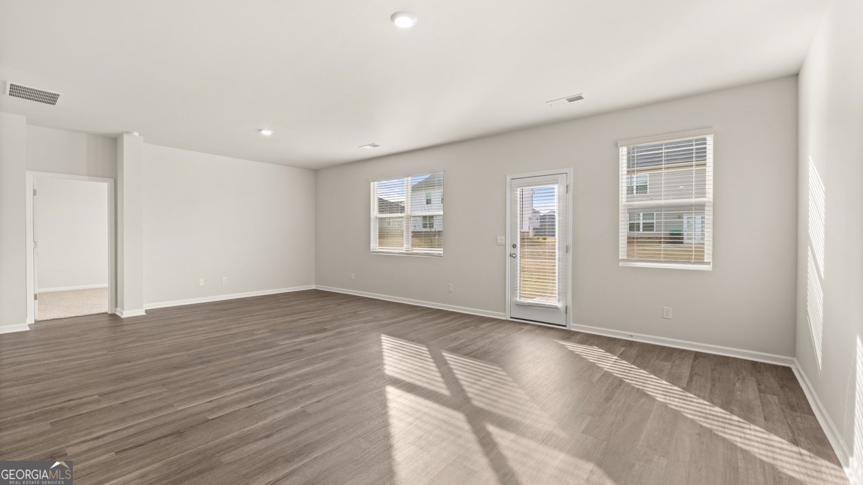 660 Whitman Lane Stockbridge - Photo 13