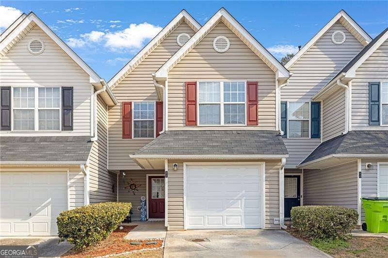 6722 Gallant Court Mableton - main photo