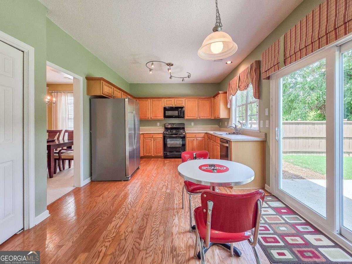 9025 Friarbridge Drive Suwanee - Photo 11
