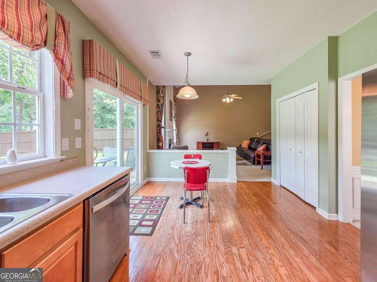 9025 Friarbridge Drive Suwanee - Photo 13