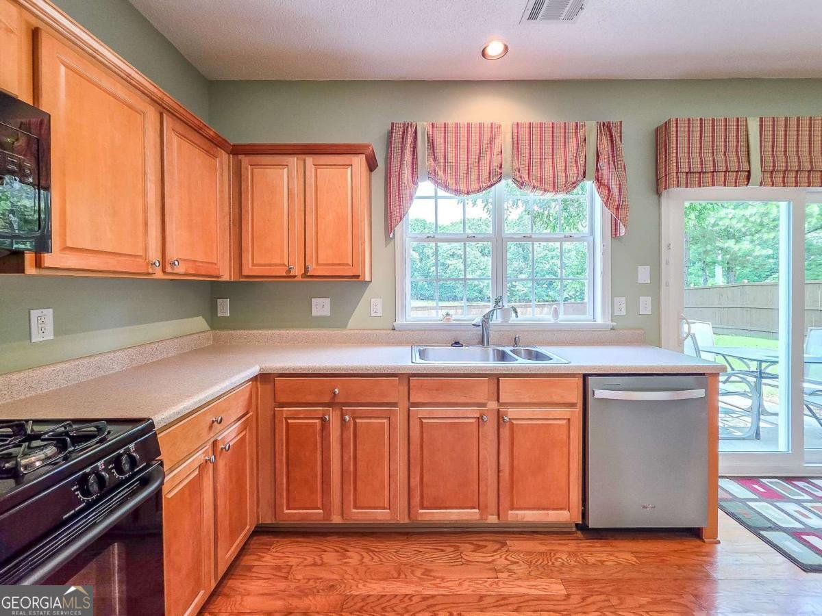 9025 Friarbridge Drive Suwanee - Photo 14