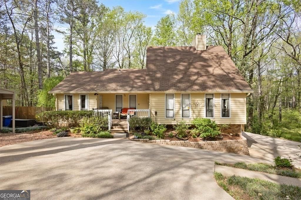 6950 Springwood Drive Douglasville - main photo