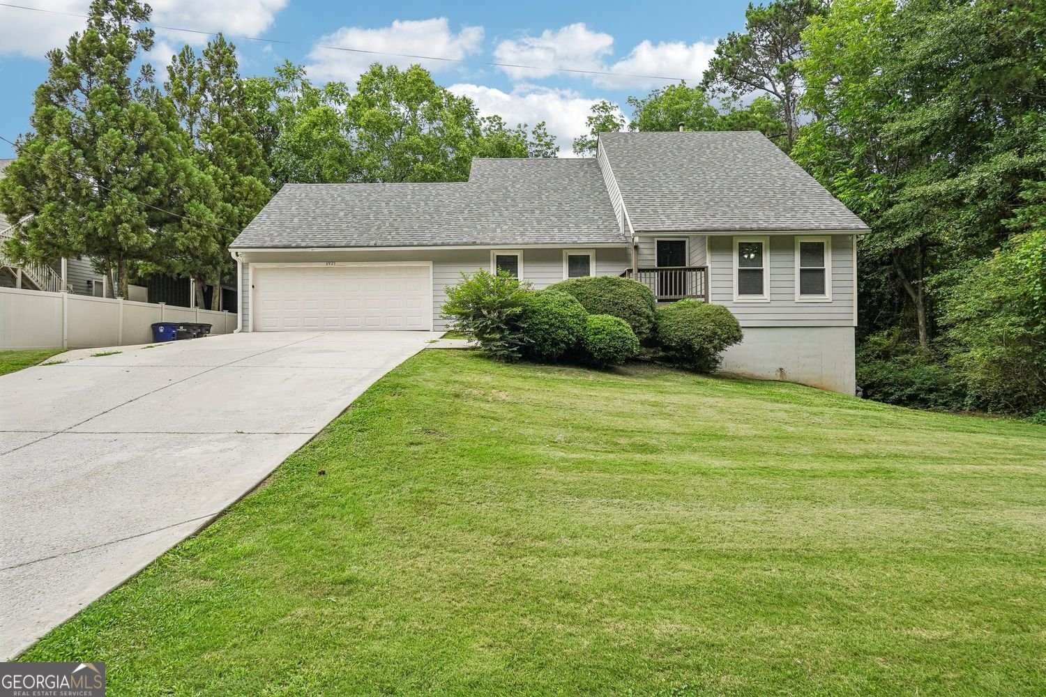 6921 Fairways Drive Douglasville - main photo