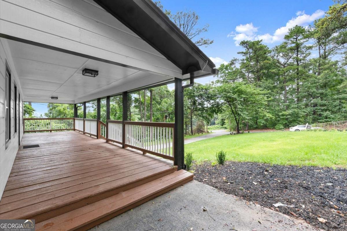 1741 Lucy Drive Kennesaw - Photo 8
