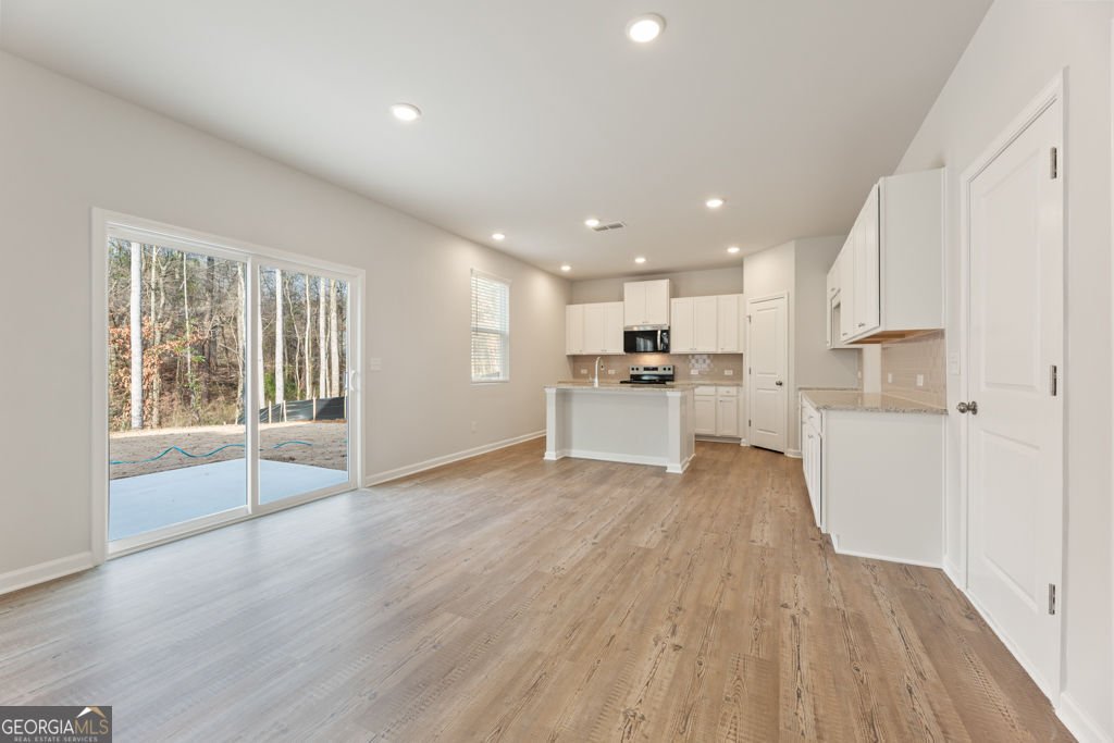 8039 Dickens Drive Fairburn - Photo 10