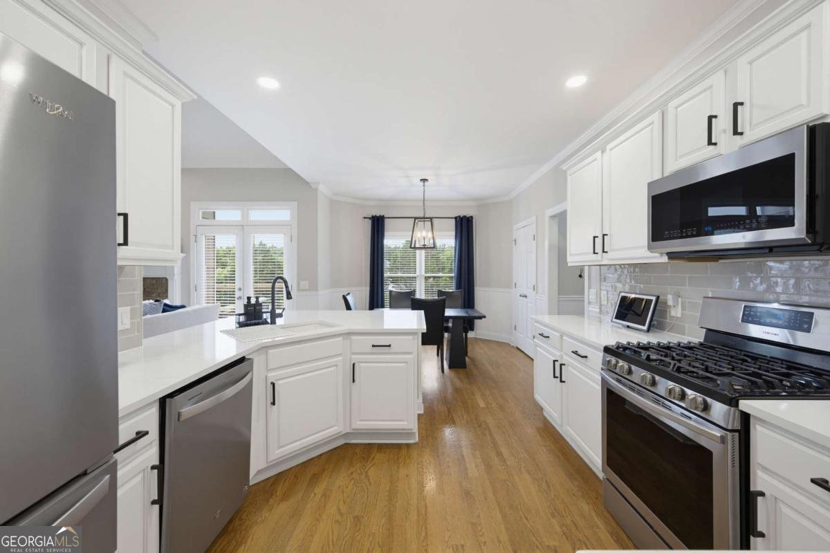 8450 Woodland View Drive Gainesville - Photo 6