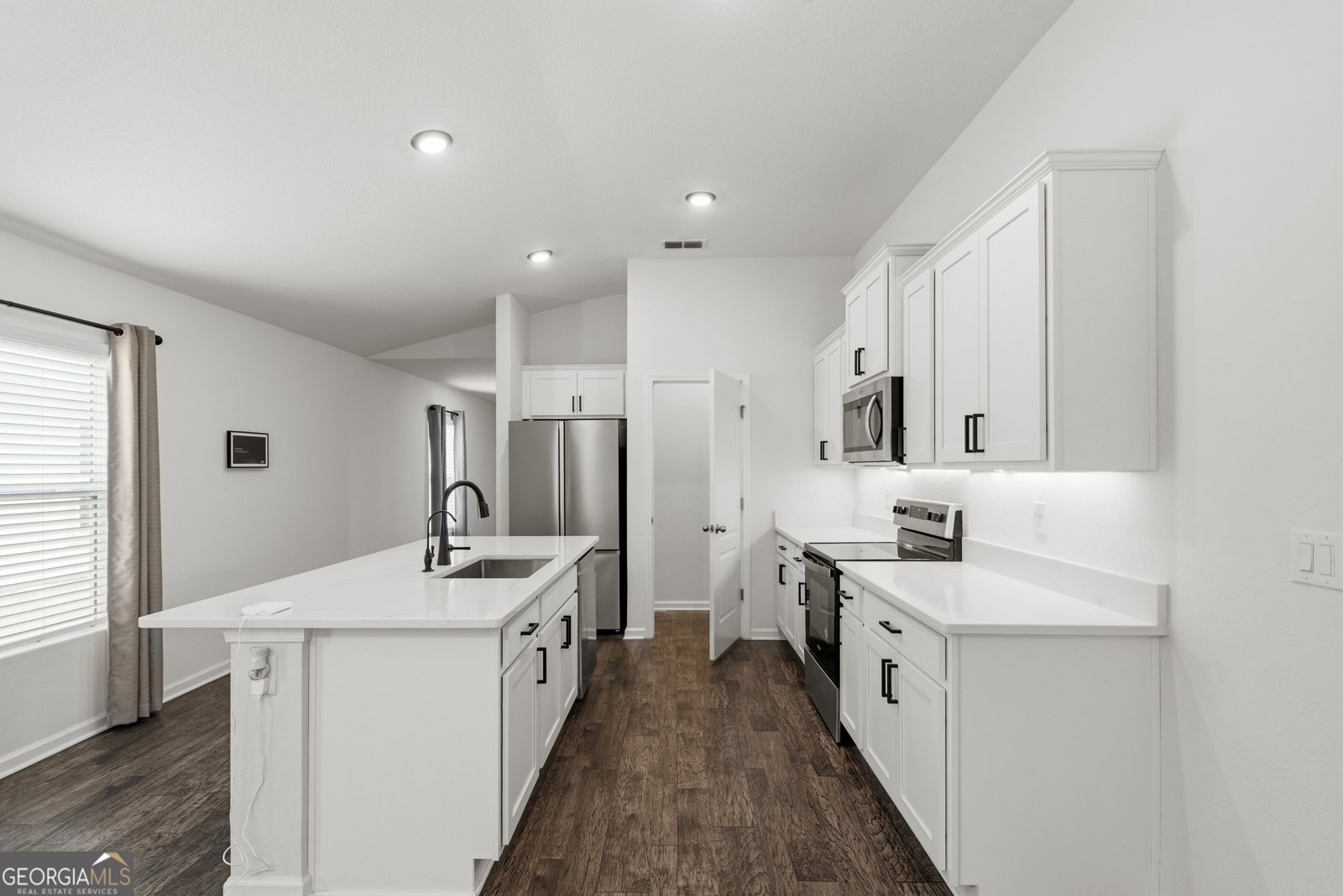 121 Teakwood Drive St. Marys - Photo 8