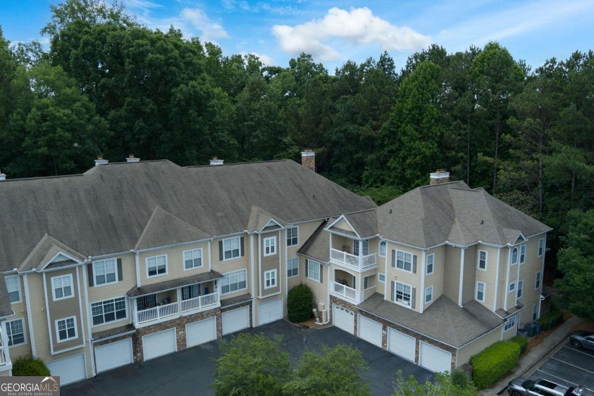 1031 Whitshire Way Alpharetta - main photo