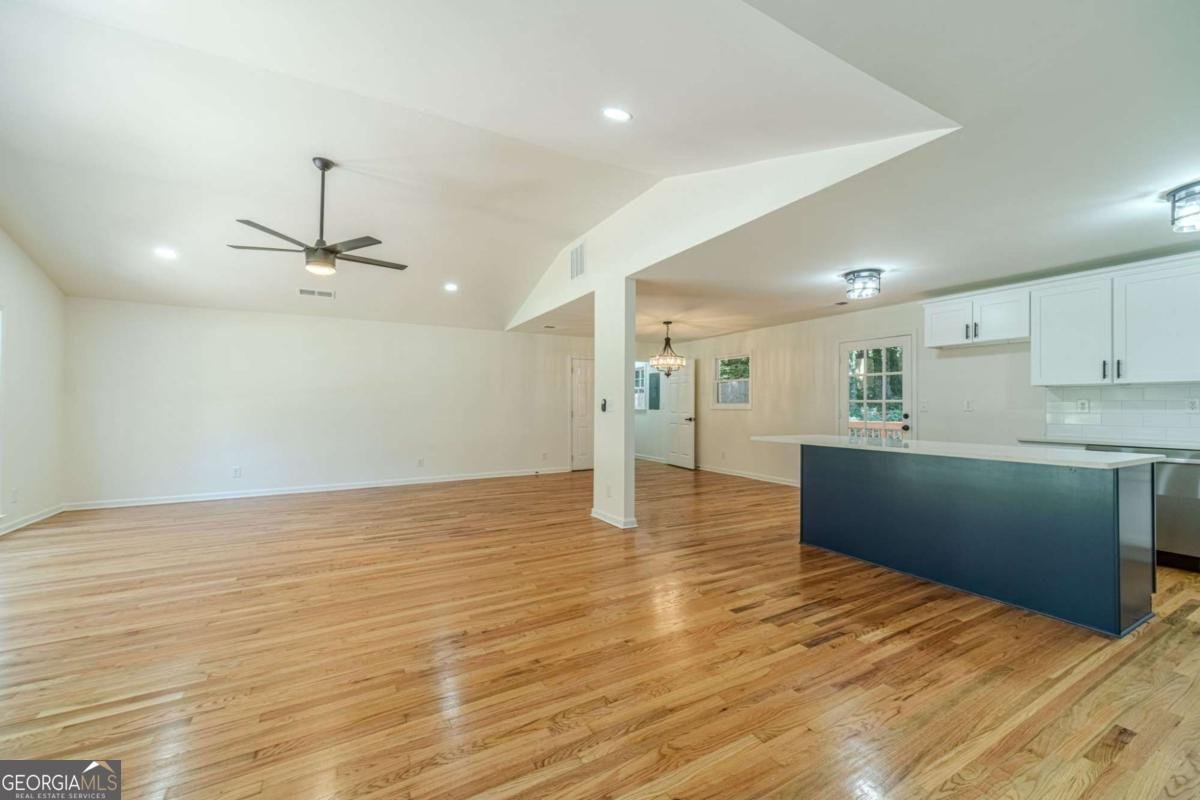 664 Hickory Ridge Road Lilburn - Photo 7