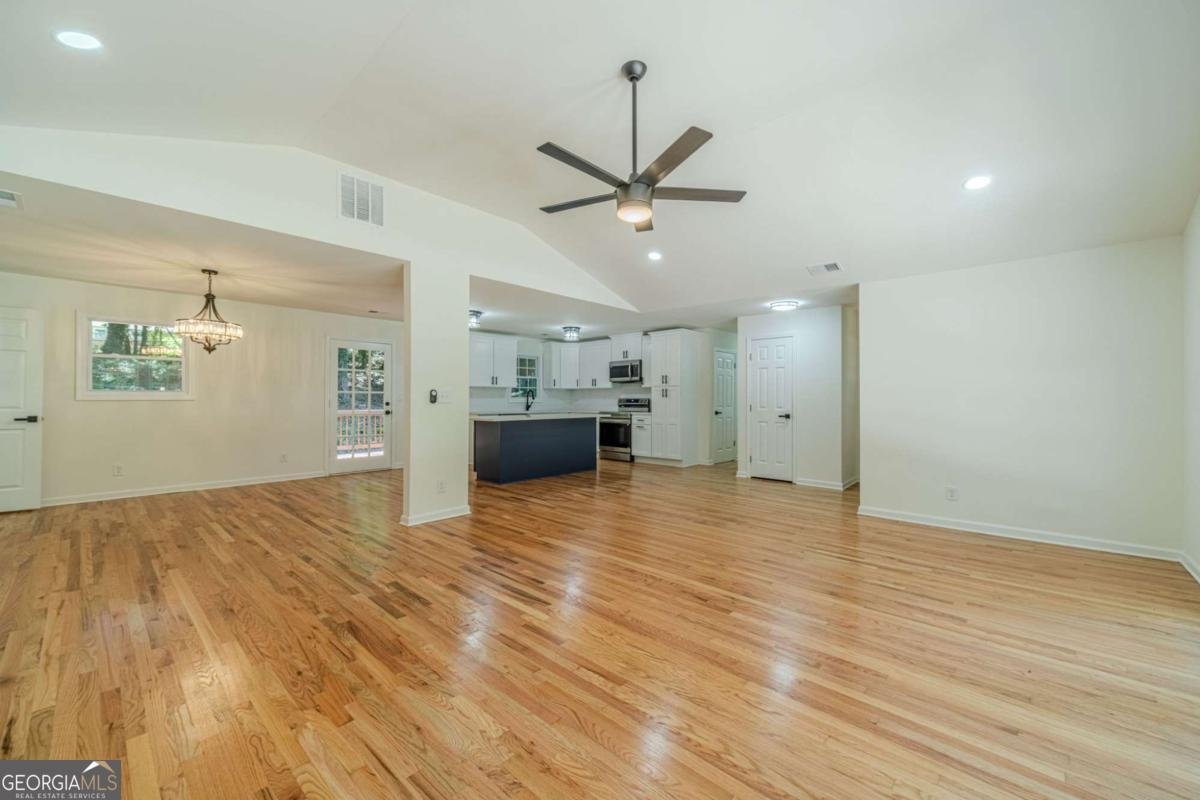 664 Hickory Ridge Road Lilburn - Photo 9