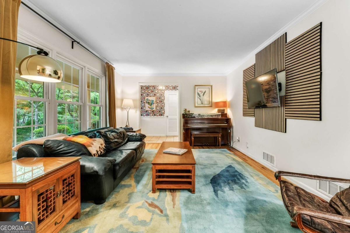 2480 Flair Knoll Drive Atlanta - Photo 7