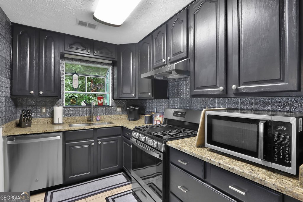 8788 Lake Drive Snellville - Photo 20