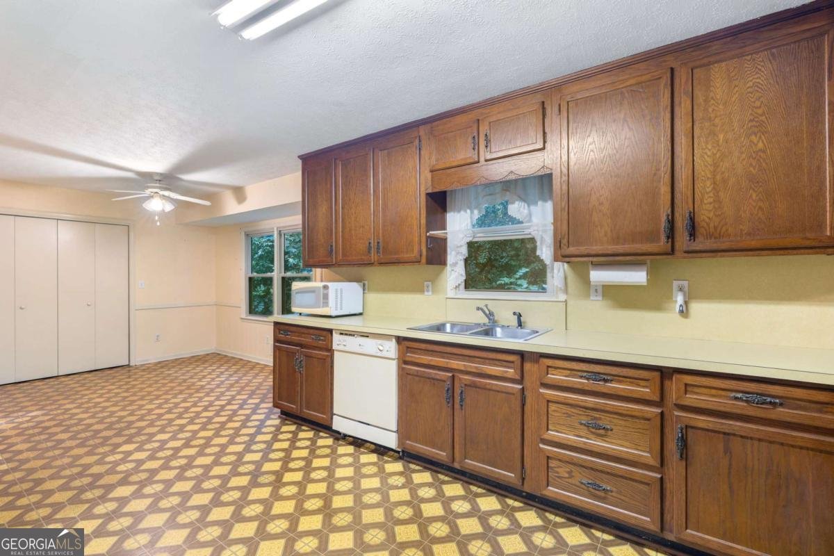 121 John Christopher Drive Alpharetta - Photo 8