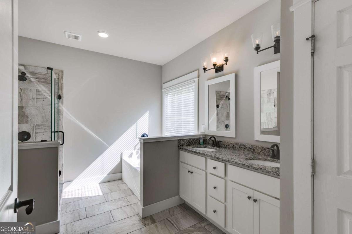 2209 Shady Grove Road Carrollton - Photo 13