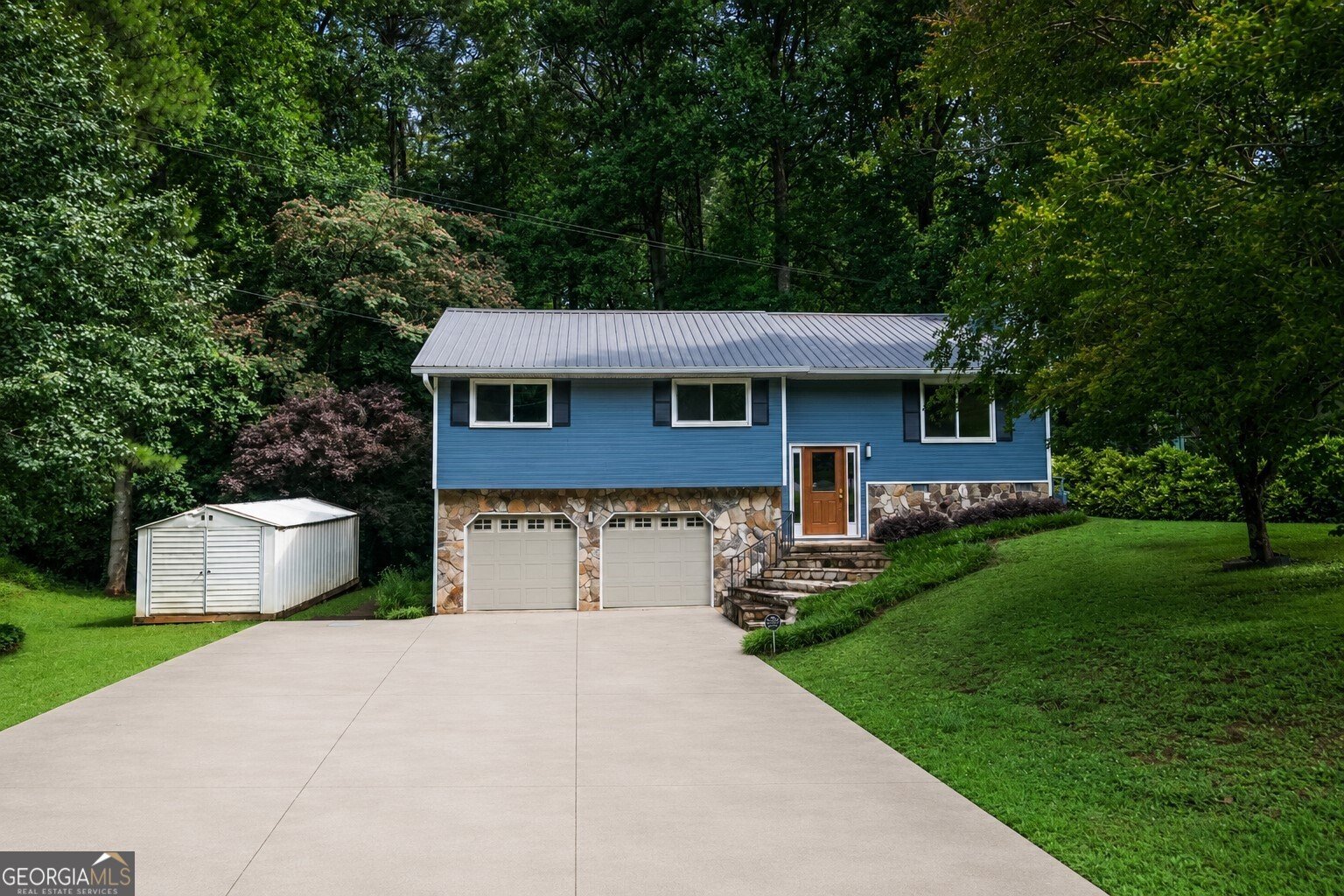 3881 Vicki Court Duluth - main photo