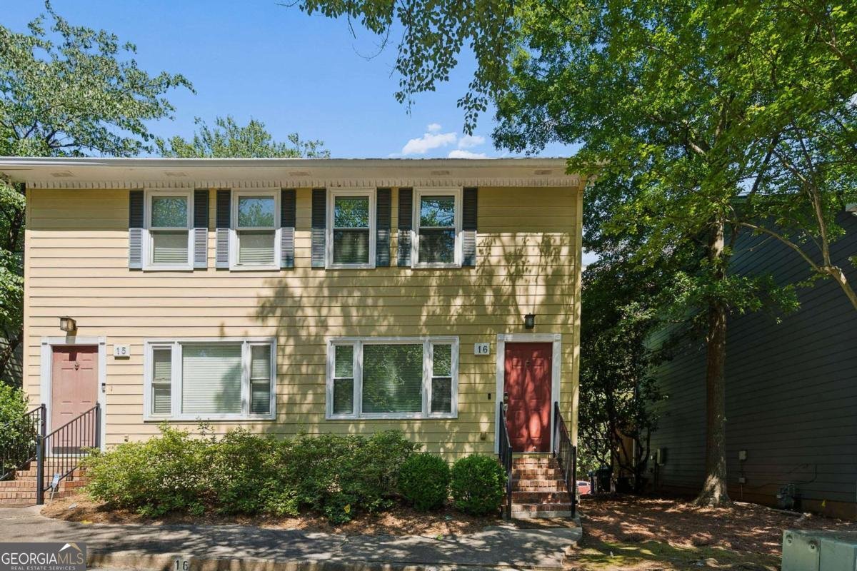 16 Holly Downs Court Atlanta - main photo