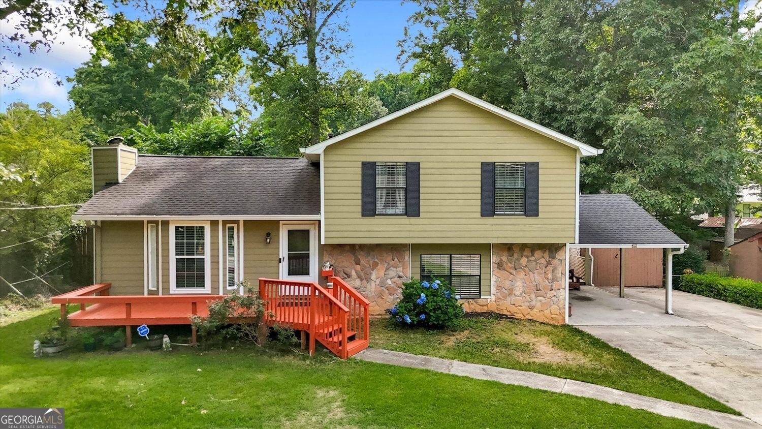 270 Amberwood Drive Lawrenceville - main photo