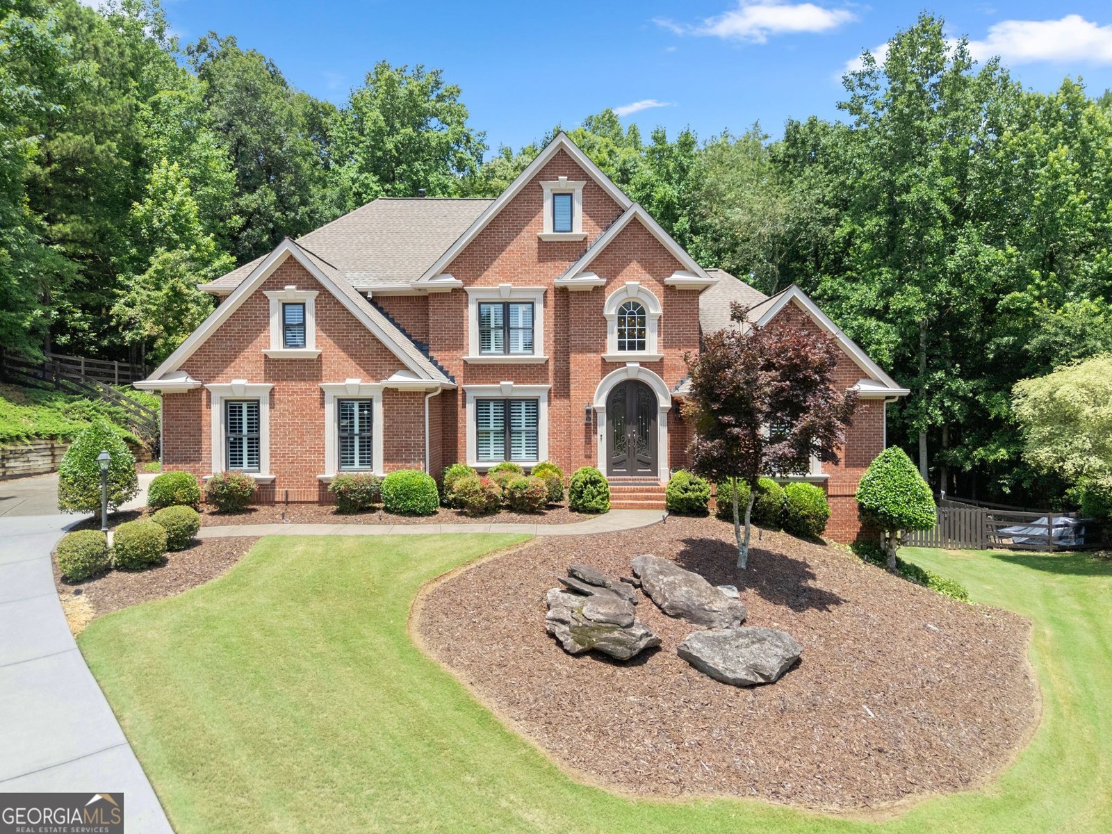 136 Riverview Drive Suwanee - main photo