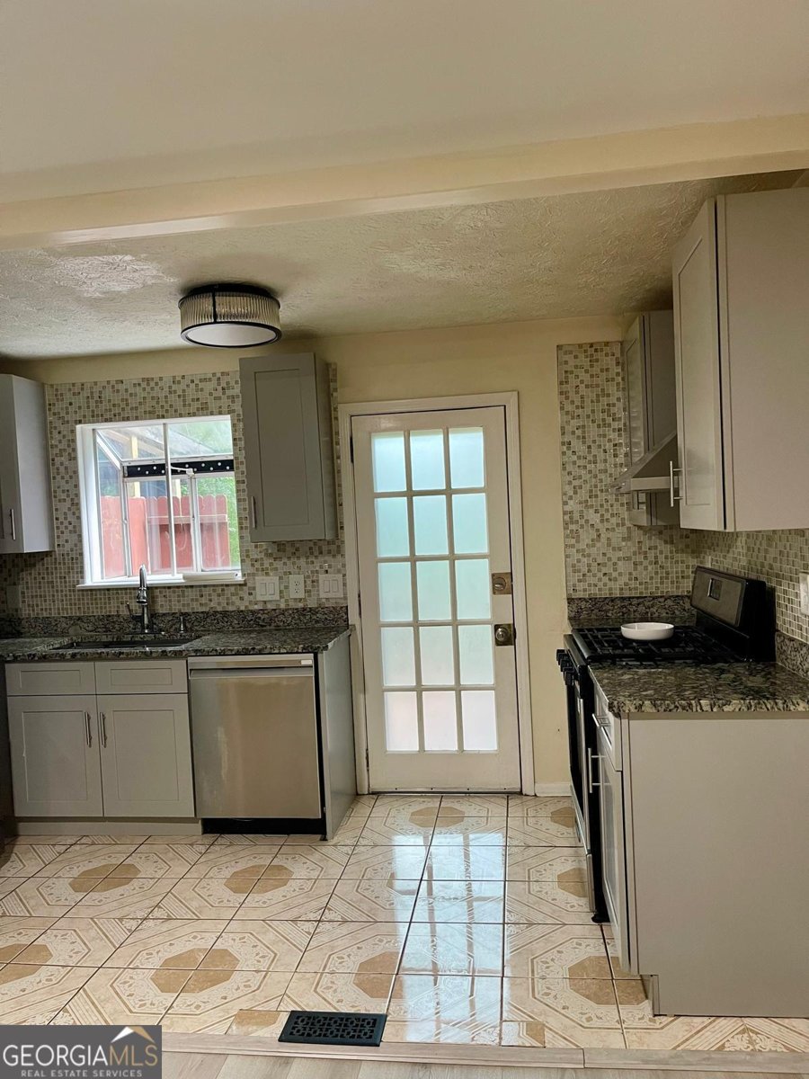 4183 Pine Valley Road Tucker - Photo 10