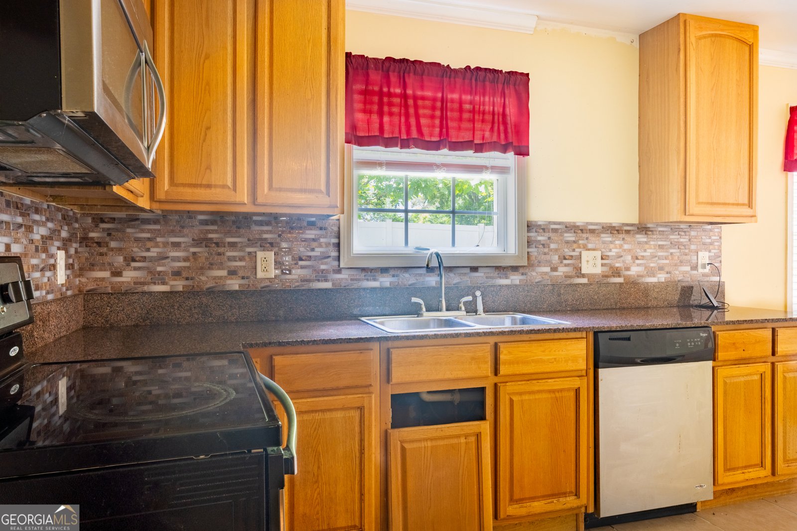 650 N 18th St Griffin - Photo 9