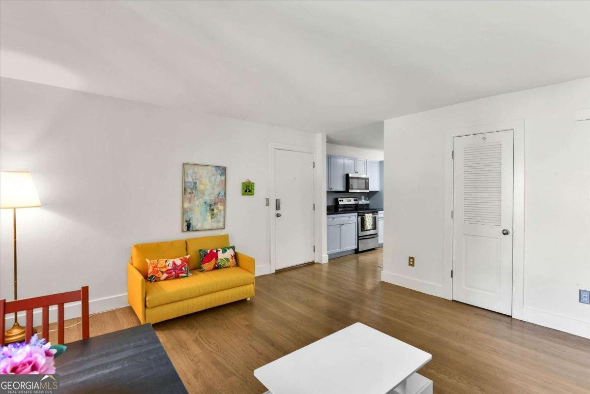2023 Oakview Road Atlanta - Photo 6