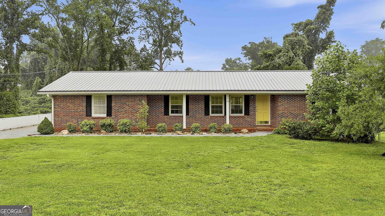 19 Colonial Drive Newnan - main photo