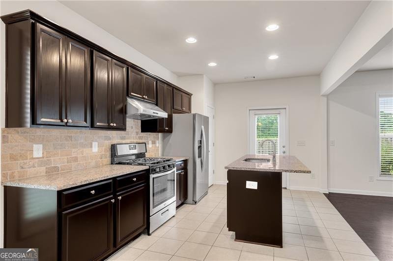 4920 Breezewood Circle Alpharetta - Photo 11
