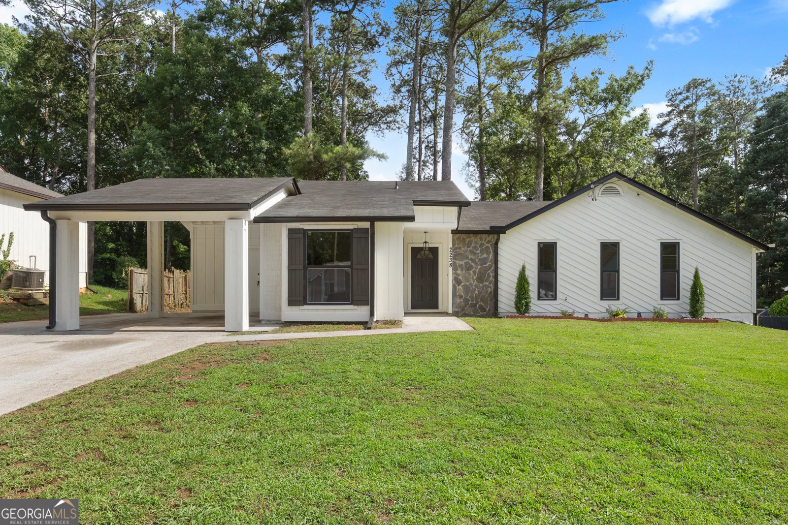 2238 Leslie Brook Drive Decatur - main photo