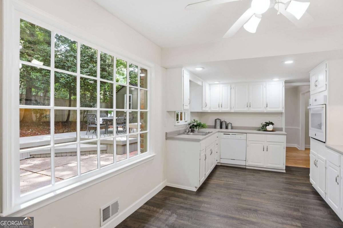 643 Grove Parkway SE Marietta - Photo 11